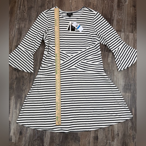 ECI Women’s Size XL Navy and White Striped Dress Wide Belle Sleeve NWT - Picture 6 of 10